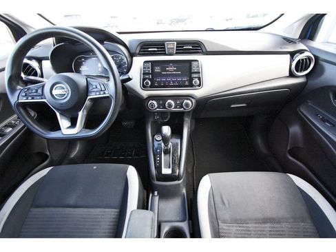 Used 2020 Nissan Versa SV FWD image 10
