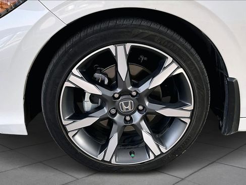 Certified 2025 Honda Civic Sport Touring image 10