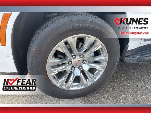 Used 2025 GMC Yukon XL Denali AWD/4WD image 16