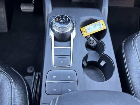 Used 2020 Ford Escape Titanium image 29