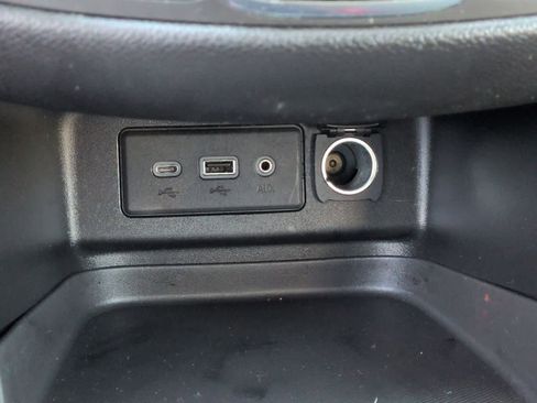 Used 2019 Chevrolet Equinox LT image 31