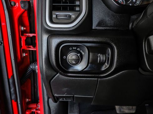 Used 2024 RAM 2500 Big Horn w/ Sport Appearance Package image 27