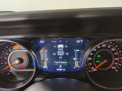 Used 2023 Jeep Wrangler Altitude image 12