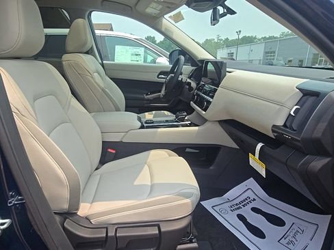 New 2026 Nissan Pathfinder SL w/ SL Premium Package AWD/4WD image 26