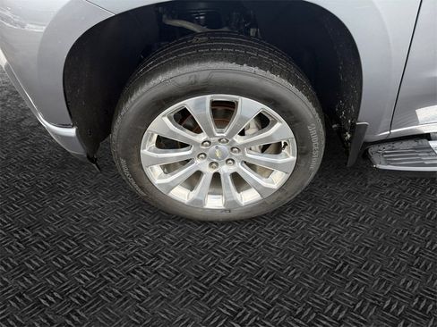 Used 2020 Chevrolet Silverado 1500 High Country w/ Technology Package image 11