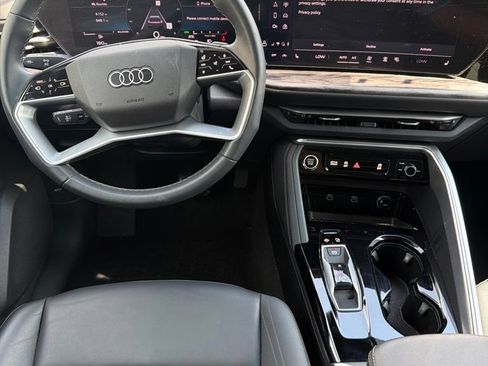 Certified 2025 Audi Q5 Premium w/ Convenience Package AWD/4WD image 15