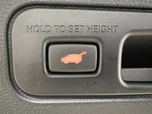 New 2025 Honda Pilot Touring image 32