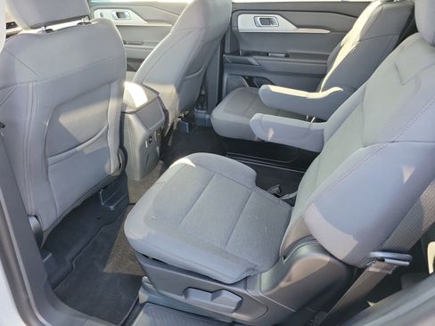 Used 2026 Ford Explorer Active AWD/4WD image 11