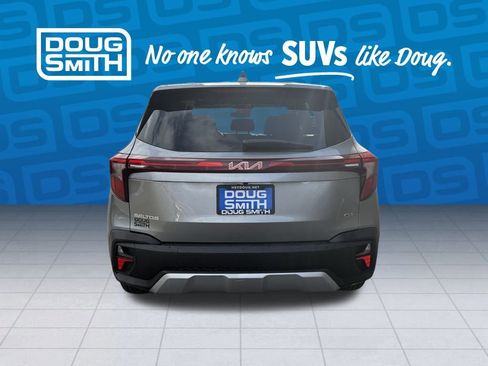 Used 2025 Kia Seltos LX image 3