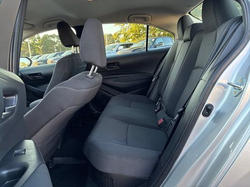 Used 2025 Toyota Corolla LE FWD image 27