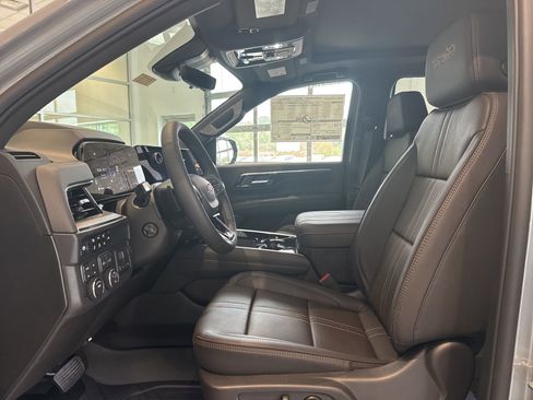 New 2026 Chevrolet Tahoe High Country w/ Sun And Tow Package image 22