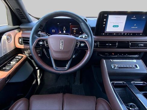 Used 2025 Lincoln Aviator Reserve w/ Equipment Group 201A AWD/4WD image 9