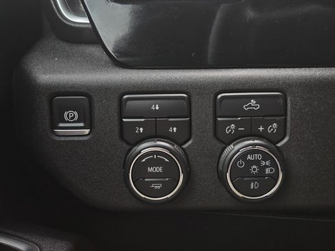 Used 2025 Chevrolet Silverado 2500 LT AWD/4WD image 27