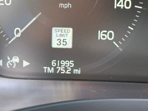 Used 2018 Volvo XC60 T8 Inscription image 19