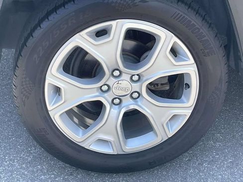 Used 2017 Jeep Renegade Limited AWD/4WD image 11