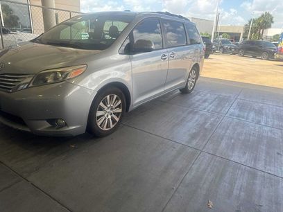 Used 2017 Toyota Sienna Limited Premium