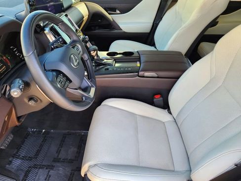 Used 2024 Lexus LX 600 4WD w/ Appearance Package image 26