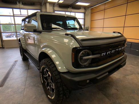 Certified 2023 Ford Bronco Outer Banks AWD/4WD image 1