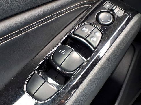 Used 2023 Nissan Altima 2.5 SV w/ SV Premium Package image 16