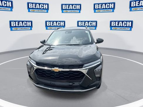 Used 2026 Chevrolet Trax LT FWD image 4