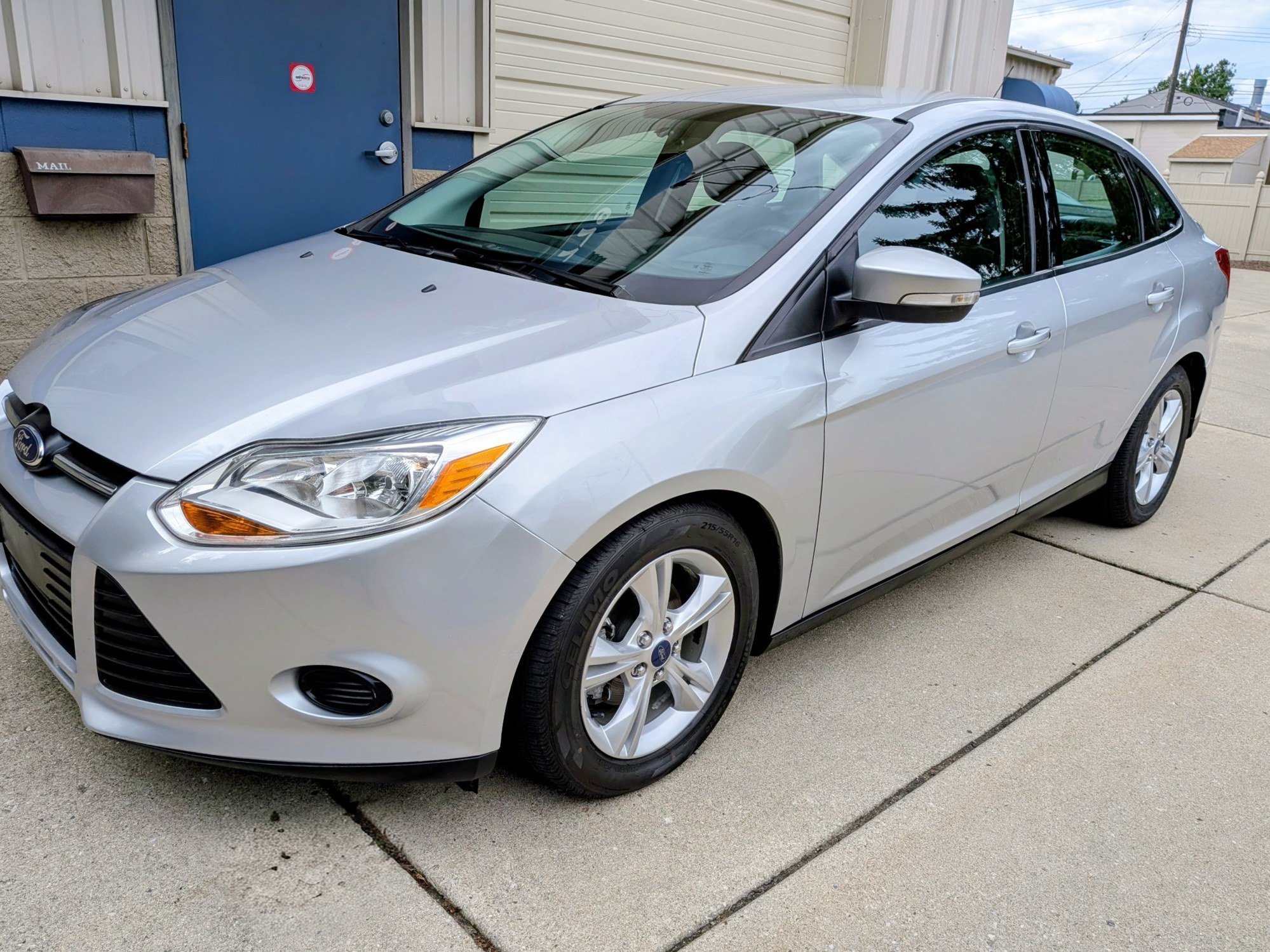 Used 2014 Ford Focus SE FWD image 1
