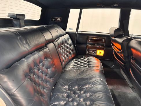 Used 1987 Cadillac Brougham RWD image 25
