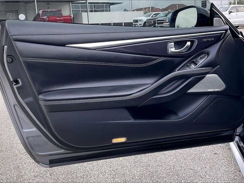 Used 2017 INFINITI Q60 3.0t Sport image 19