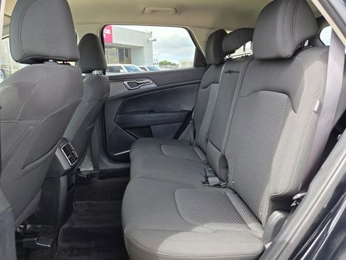 Used 2025 Kia Sportage LX FWD image 17