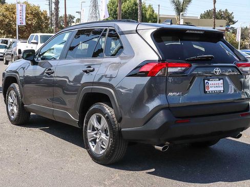 Used 2022 Toyota RAV4 XLE w/ Convenience Package FWD image 9