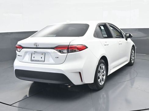 Used 2023 Toyota Corolla LE FWD image 5