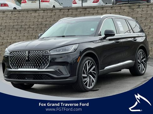Used 2025 Lincoln Aviator Reserve w/ Equipment Group 201A AWD/4WD image 1