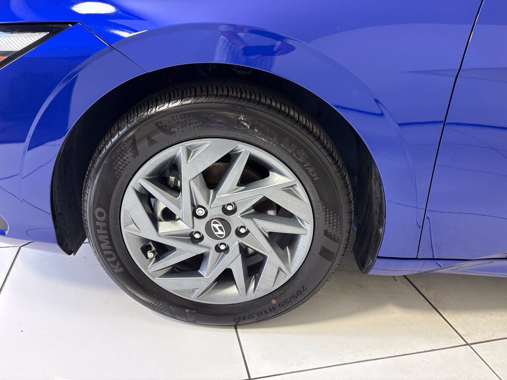 Certified 2025 Hyundai Elantra Hybrid FWD image 9