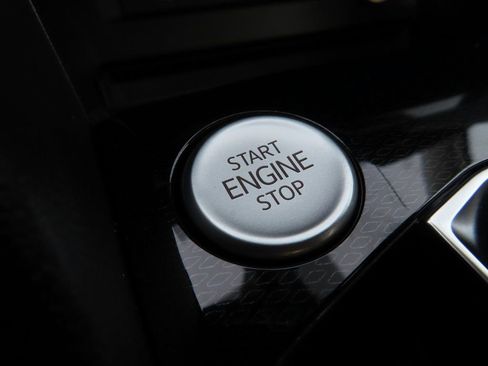 New 2026 Volkswagen Taos SE AWD/4WD image 13