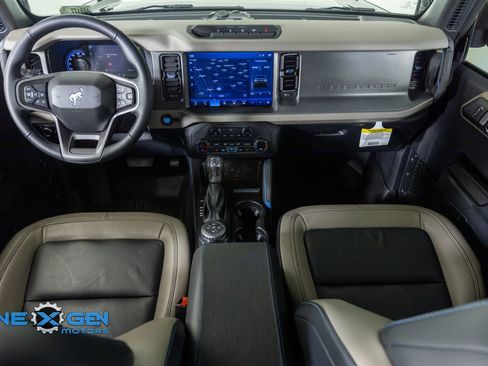 Used 2024 Ford Bronco Wildtrak image 30