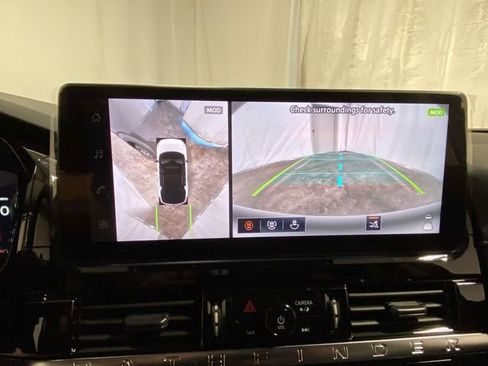 New 2026 Nissan Pathfinder SL image 15