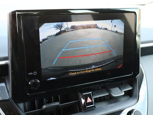 Used 2024 Toyota Corolla LE FWD image 5