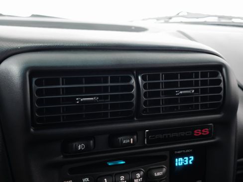 Used 2000 Chevrolet Camaro Z28 w/ SS Performance/Appearance Pkg image 43