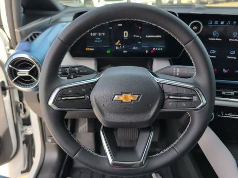 New 2026 Chevrolet Equinox EV LT image 19