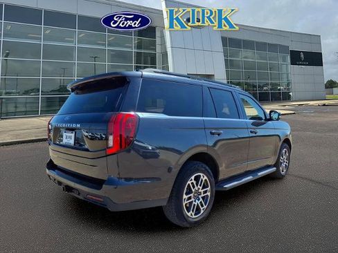 Certified 2025 Ford Expedition Active image 5