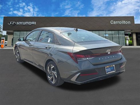Certified 2025 Hyundai Elantra Sport FWD image 7