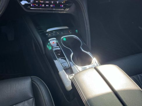 Used 2022 Buick Envision Avenir w/ Premium Seat Package image 14