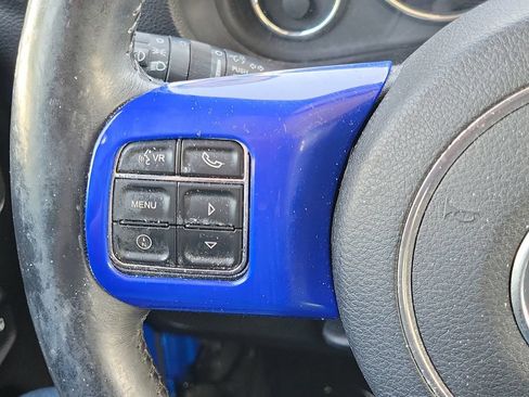 Used 2015 Jeep Wrangler Unlimited Rubicon w/ Connectivity Group AWD/4WD image 31