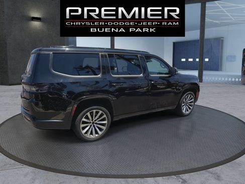 Used 2022 Jeep Grand Wagoneer Series II w/ Convenience Group III AWD/4WD image 8