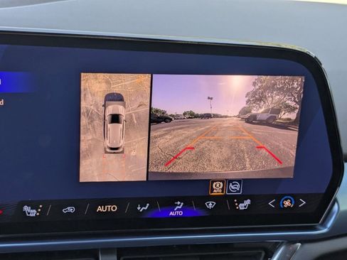 New 2026 Chevrolet Equinox EV LT w/ LPO, Blackout Package FWD image 13