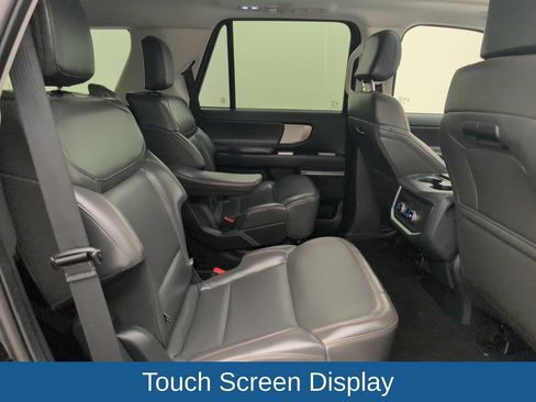 Used 2025 Ford Expedition Active RWD image 17