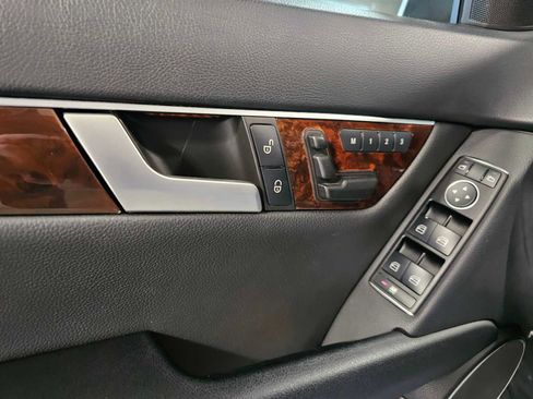 Used 2013 Mercedes-Benz C 300 Sport image 26