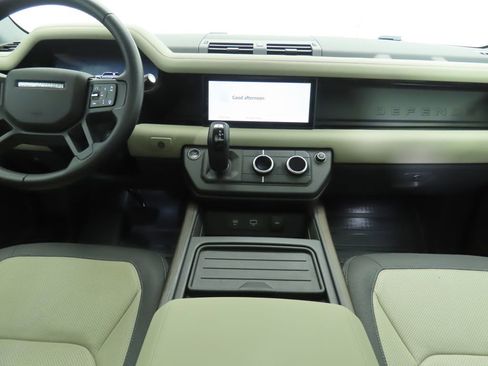 Used 2024 Land Rover Defender 110 X-Dynamic SE image 13