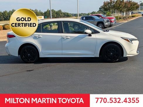 Certified 2025 Toyota Corolla LE FWD image 3