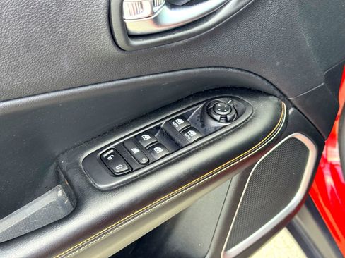 Used 2020 Jeep Compass Sport w/ Cold Weather Group image 14