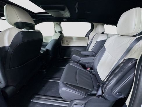 New 2026 Toyota Sienna Limited image 27